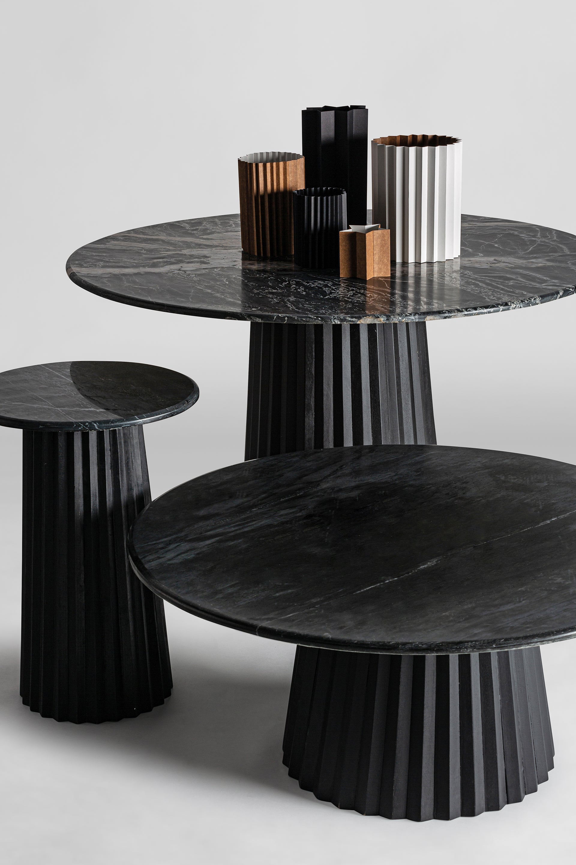 PLISSÉ WOOD DINING TABLE